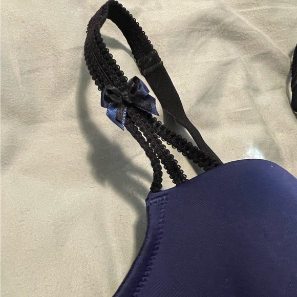 2 size 38D modern movement bras, 1 NWOT, 1 EUC - Picture 2 of 9